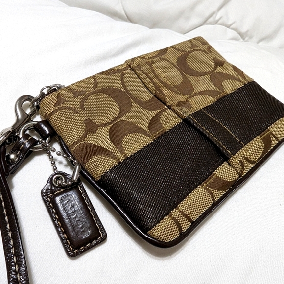 COACH wristlet wallet - Picture 1 of 3